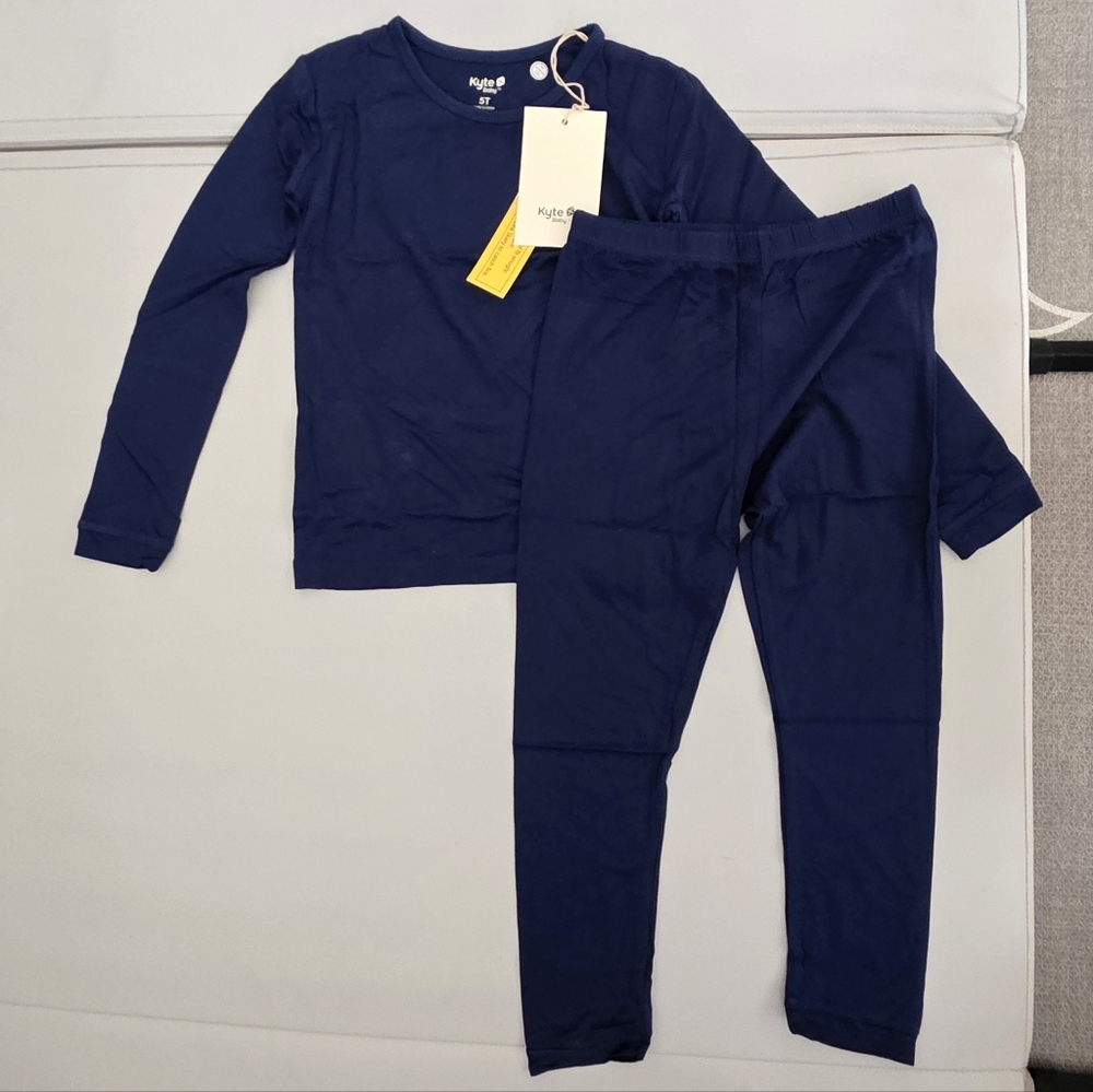 NWT Kyte Baby Long Sleeve Pajama set in Tahoe (Blue) Size 5T